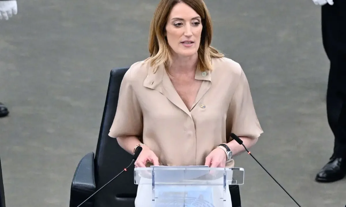 Metsola “Eredità di Emma Bonino continuerà a vivere nel lavoro del Parlamento Ue”