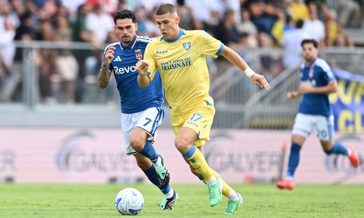 Primo ko per il Como, steso 2-0 dal Frosinone con Calò e Kvernadze